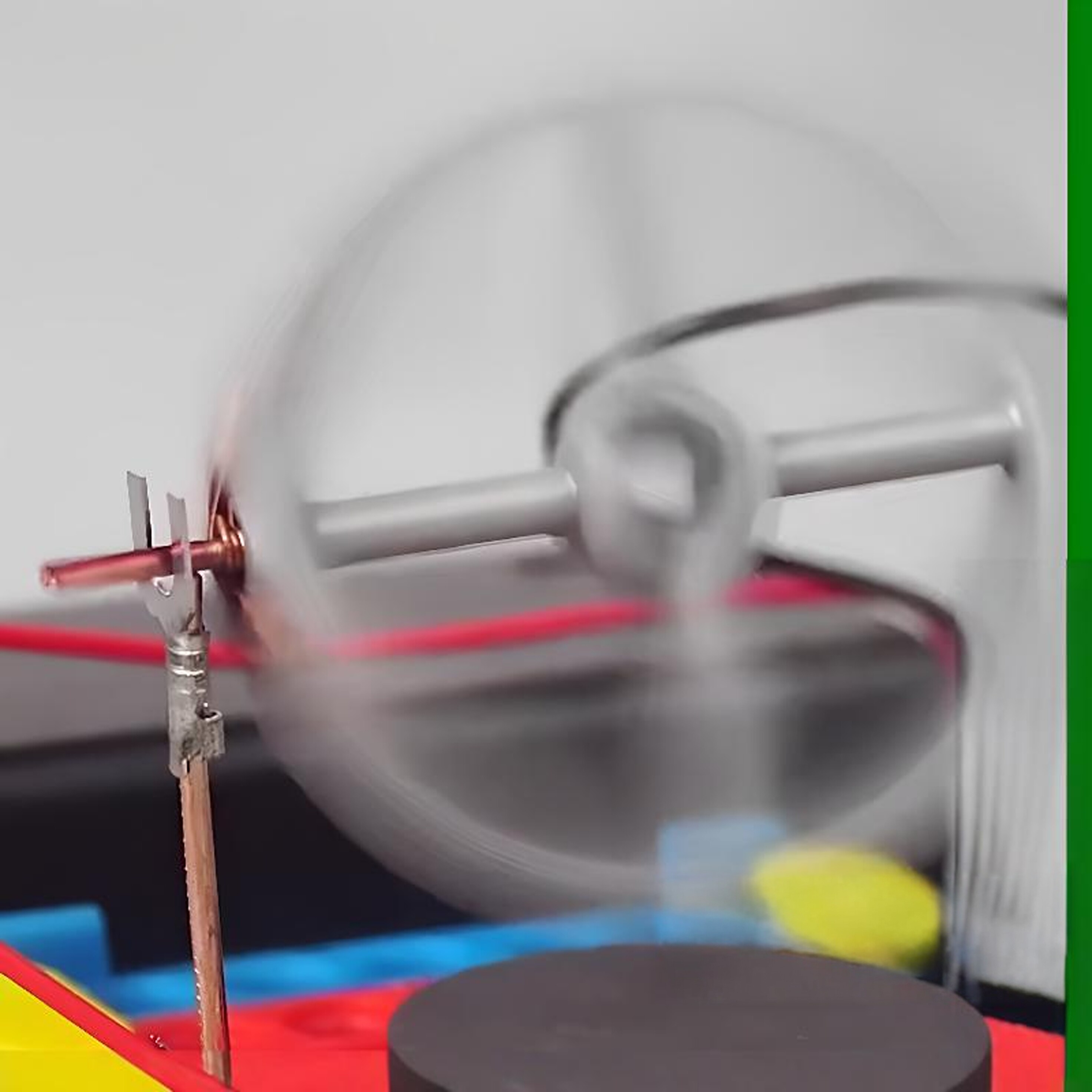 Modelo de Motor Electromagnéti - Science Hobby Kit reseña y precio